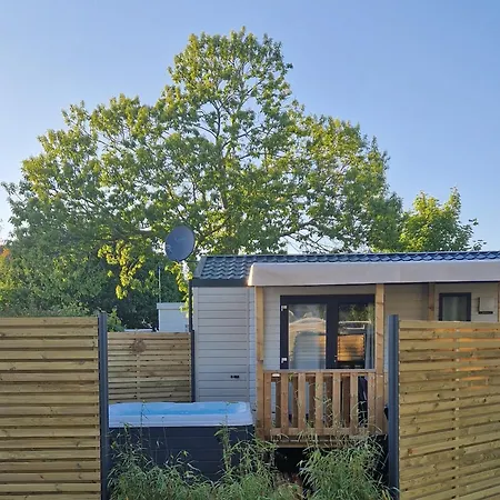 Mobil-home Premium Avec Privatif Camping *